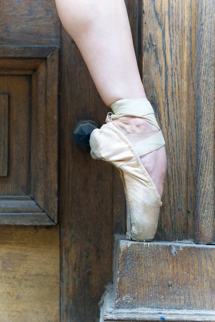 Maya danse rue Notre-Dame-des-Victoires, Paris 2e — vue 5